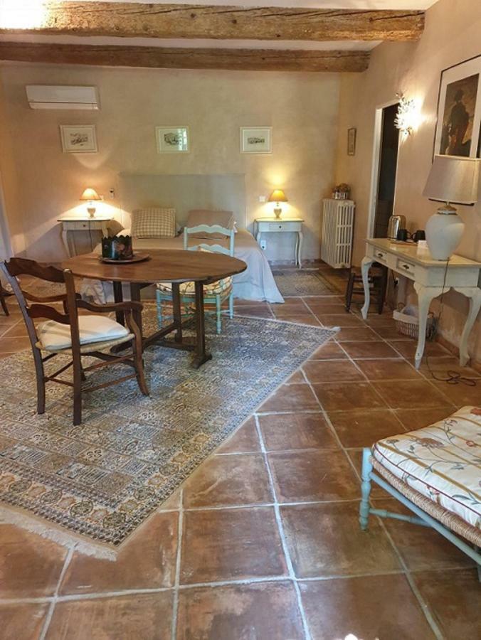 Saint Florent Gasthof Arles